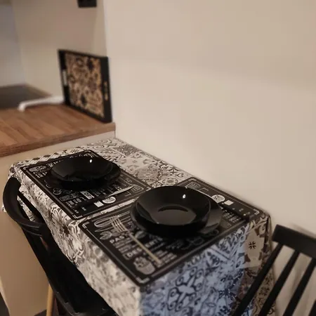 Cozy Downtown Apartment