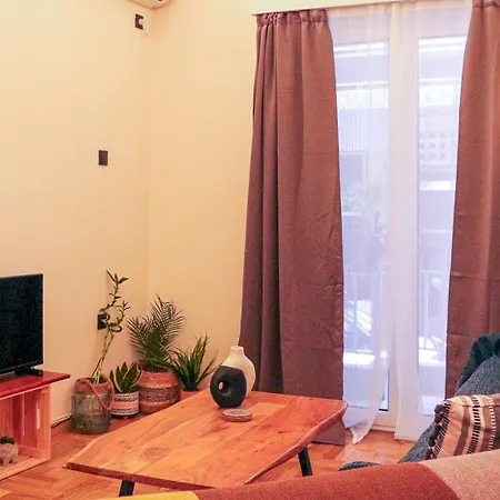 Cozy Downtown *